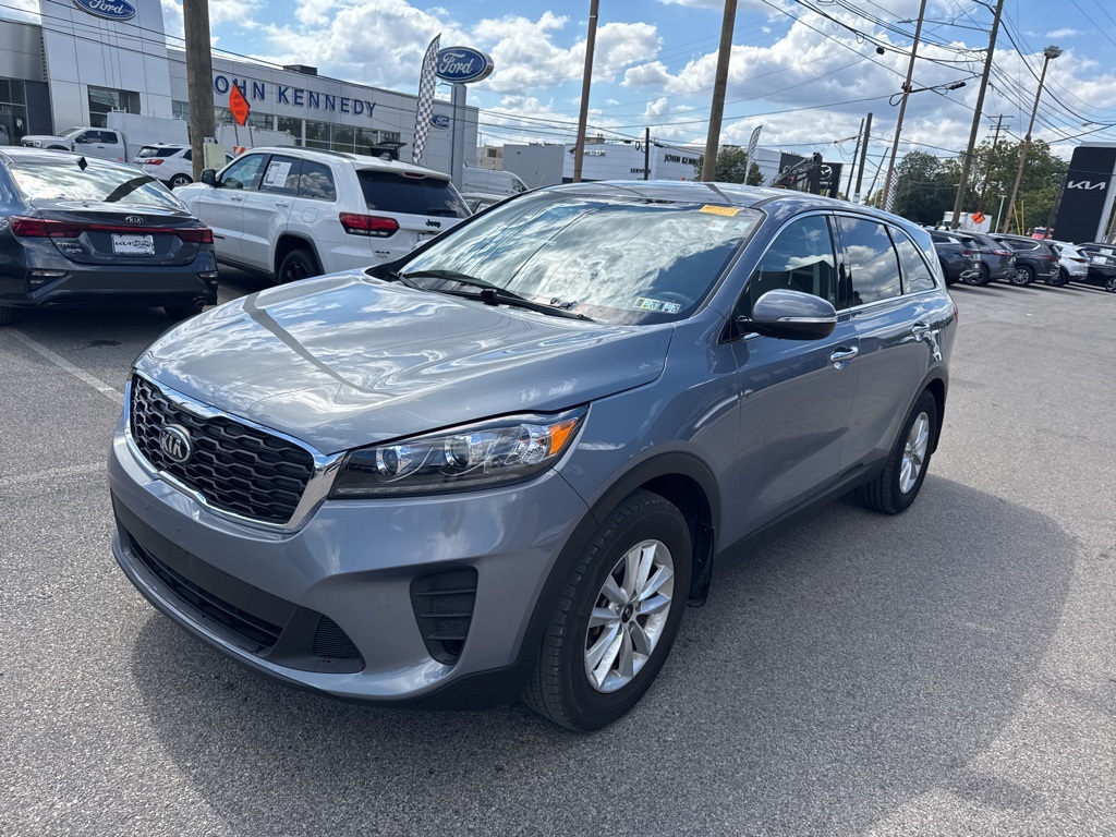 2020 Kia Sorento LX photo 2