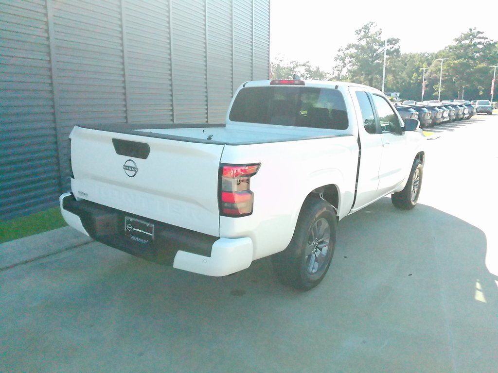 2025 Nissan Frontier SV photo 3