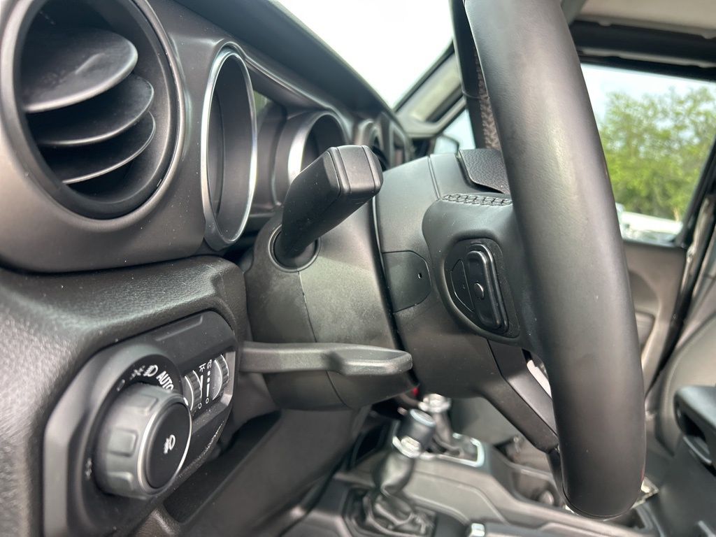 2022 Jeep Wrangler Unlimited Willys photo 37