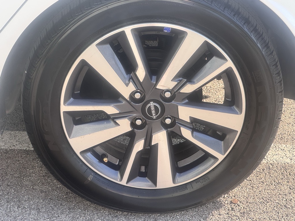2023 Nissan Versa 1.6 SV photo 13