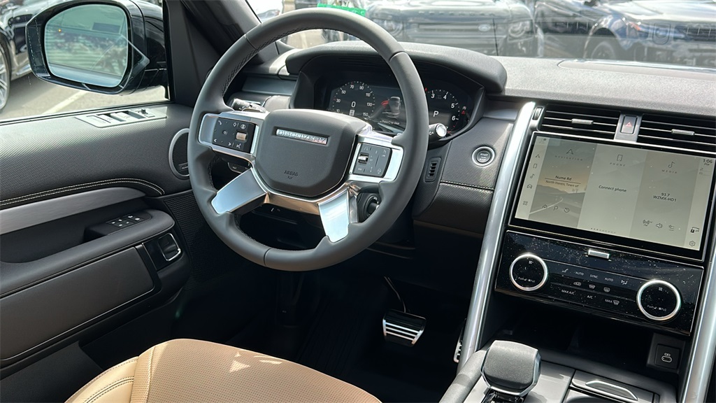 2025 Land Rover Discovery SE photo 24