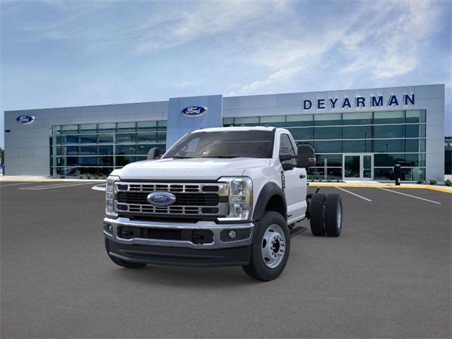 2025 Ford F-600 photo 2