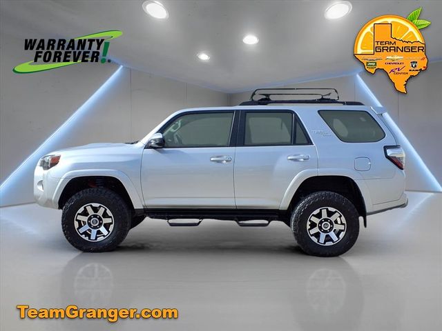 2021 Toyota 4Runner TRD Off-Road photo 2