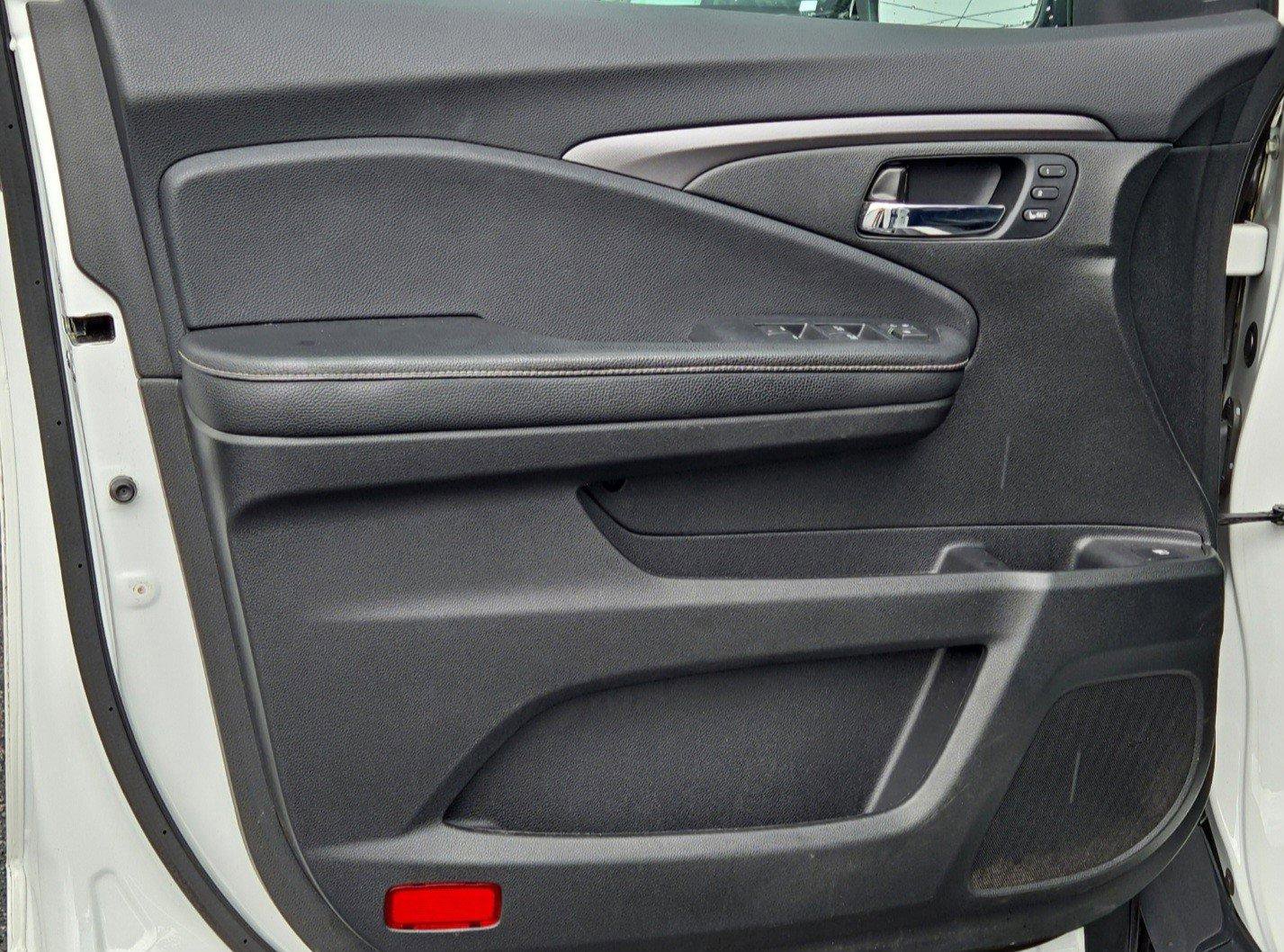 2022 Honda Ridgeline RTL photo 19