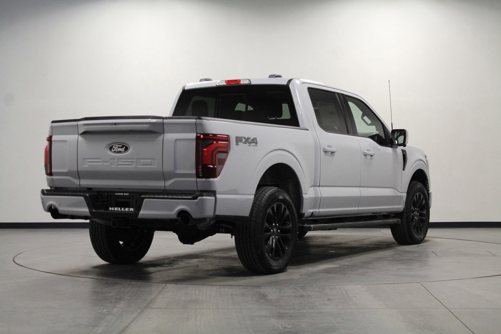 2025 Ford F-150 Lariat photo 3