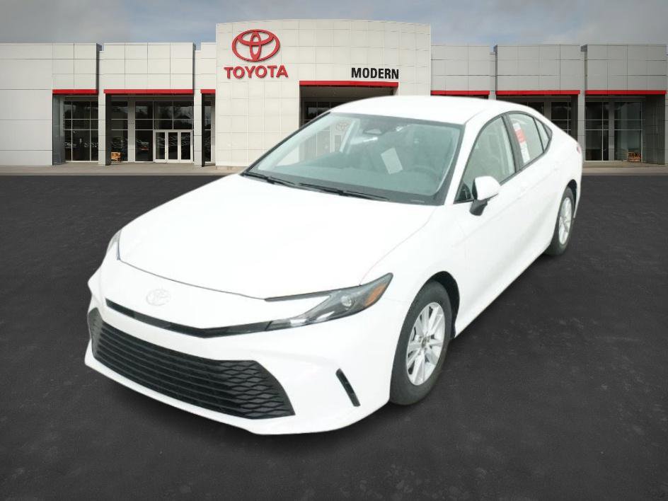 2025 Toyota Camry LE photo 4
