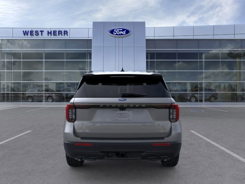2025 Ford Explorer photo 4