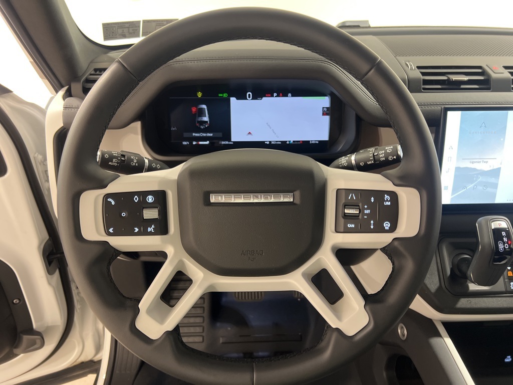 2025 Land Rover Defender 130 S photo 14