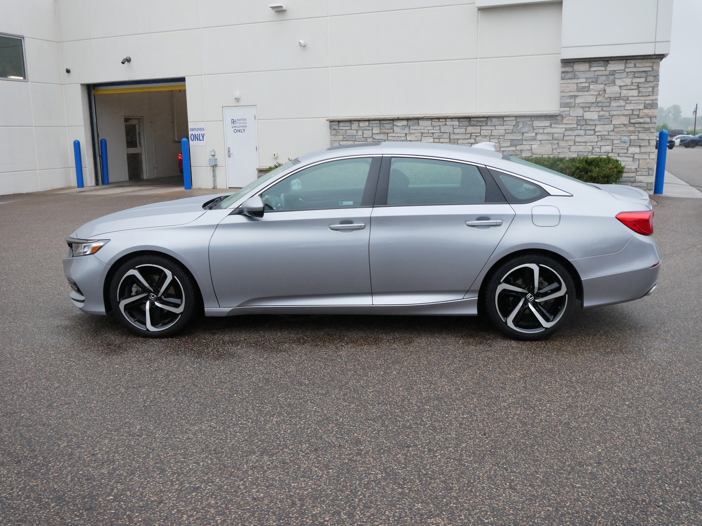 Used 2018 Honda Accord Sport with VIN 1HGCV2F38JA031277 for sale in Coon Rapids, Minnesota