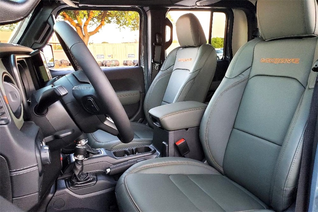 2025 Jeep Gladiator Mojave photo 8