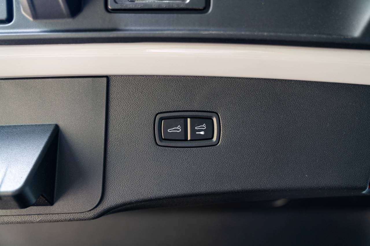 2025 Porsche Cayenne Turbo E-Hybrid Coupe photo 31