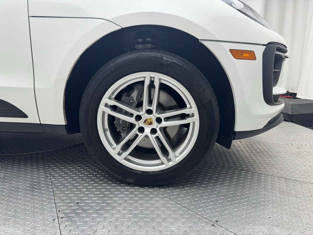2022 Porsche Macan Base photo 14