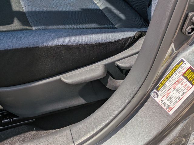 2025 Nissan Versa 1.6 SV photo 13