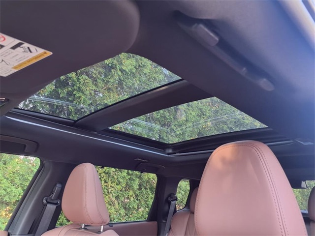 2025 Mitsubishi Outlander SEL photo 7