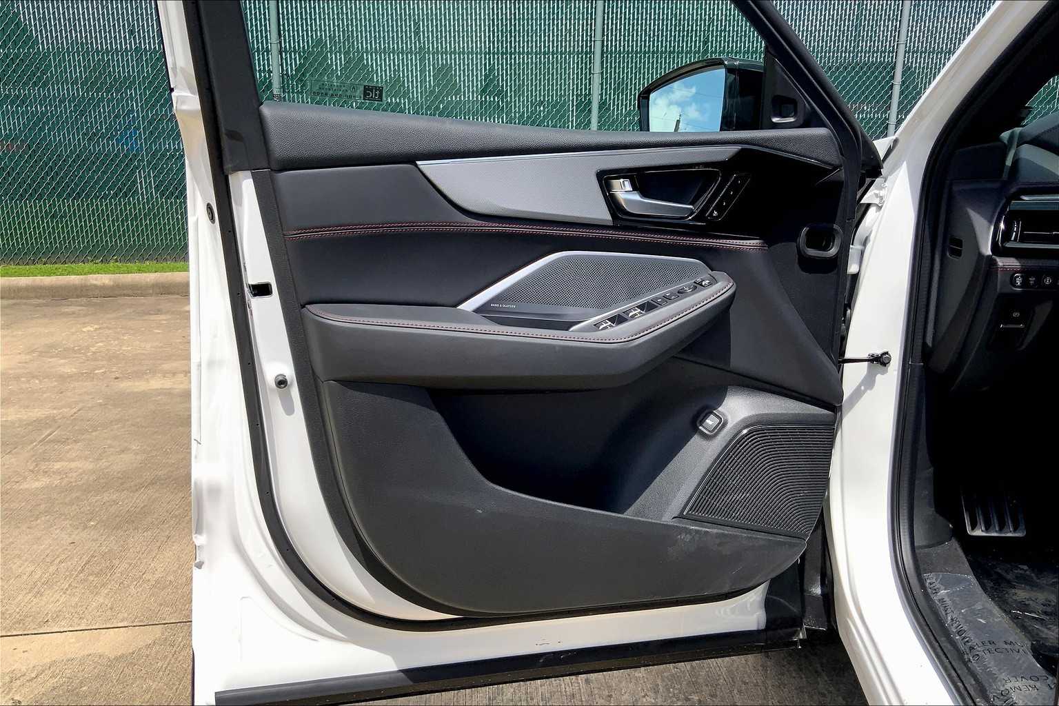 2026 Acura MDX SH-AWD A-Spec Advance photo 10