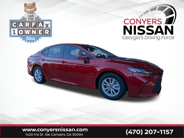 2025 Toyota Camry LE's photo