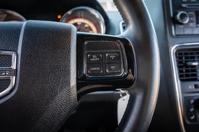 2017 Dodge Grand Caravan SE Plus Blacktop photo 17