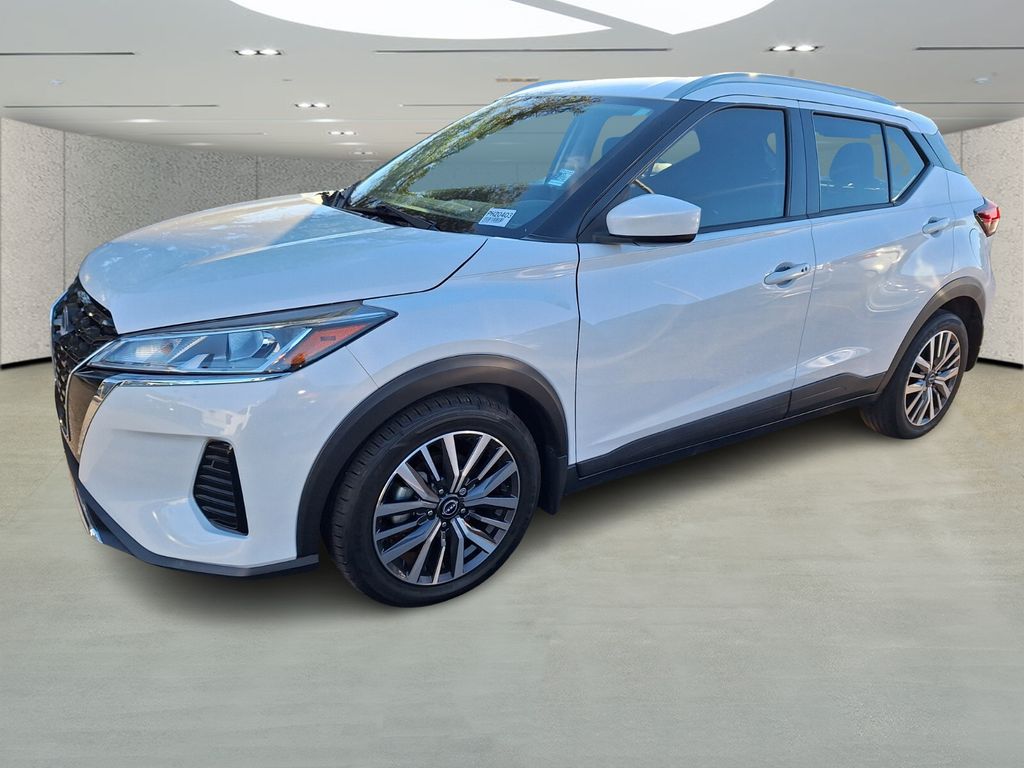 2023 Nissan Kicks SV's photo
