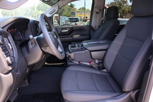 2025 Chevrolet Silverado 2500HD Custom photo 19