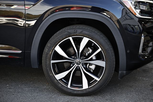 2024 Volkswagen Atlas SEL Premium R-Line photo 3