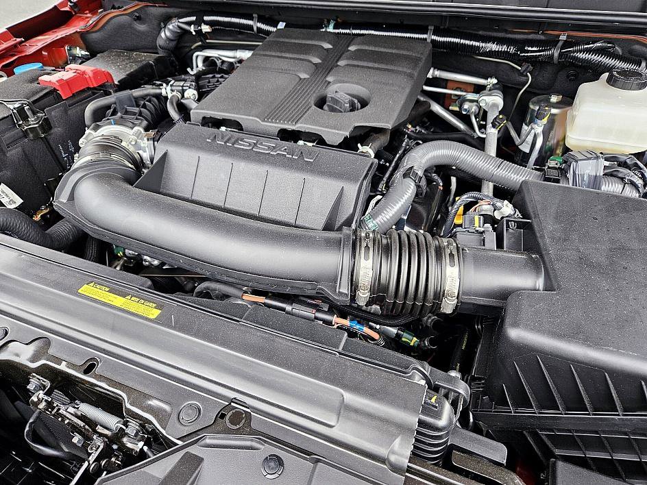 2025 Nissan Frontier Crew Cab PRO-4X photo 16