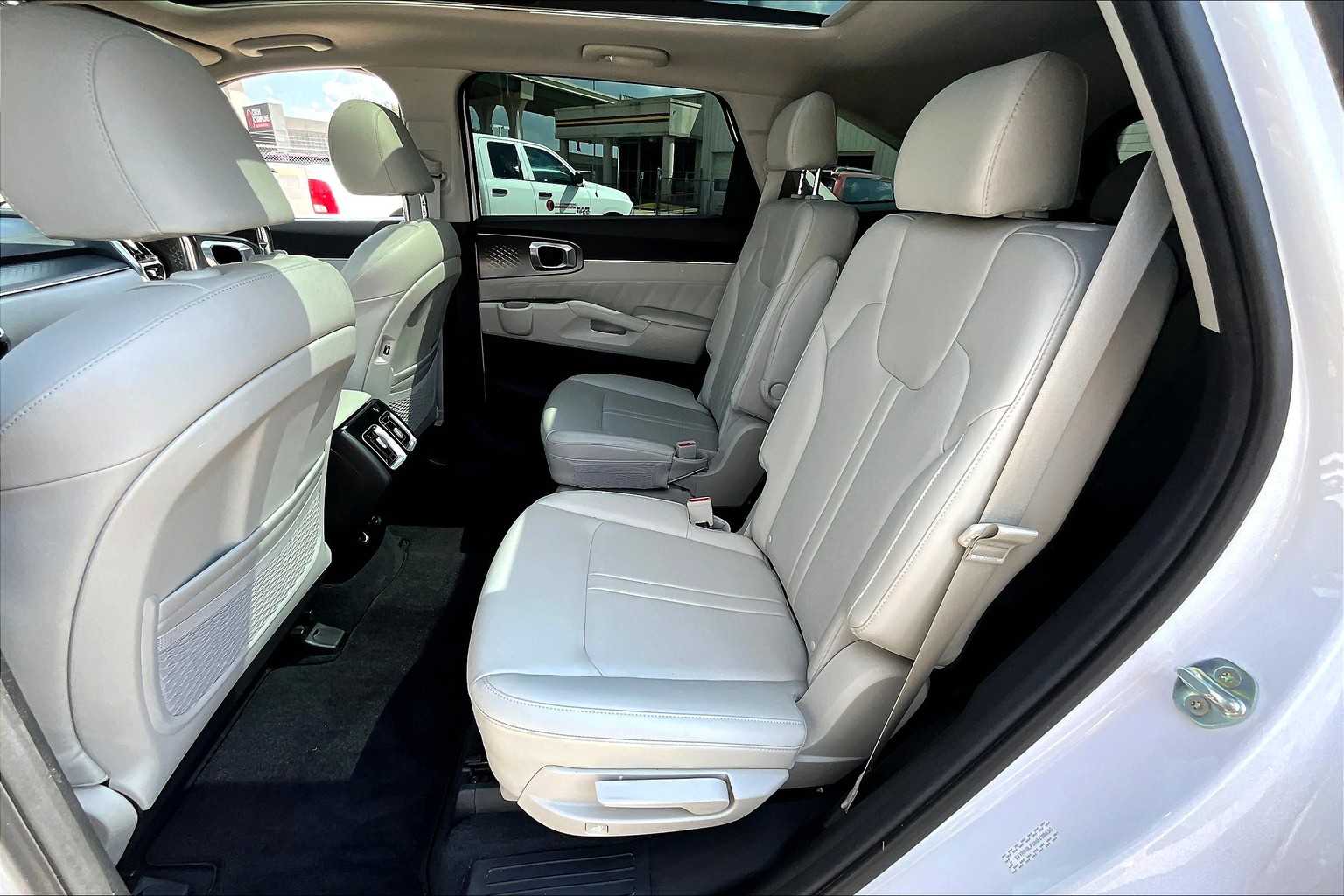 2022 Kia Sorento SX photo 16