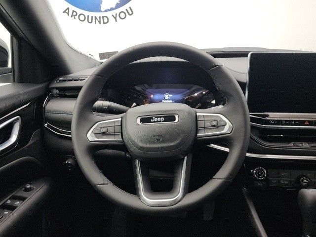 2025 Jeep Compass Latitude photo 30