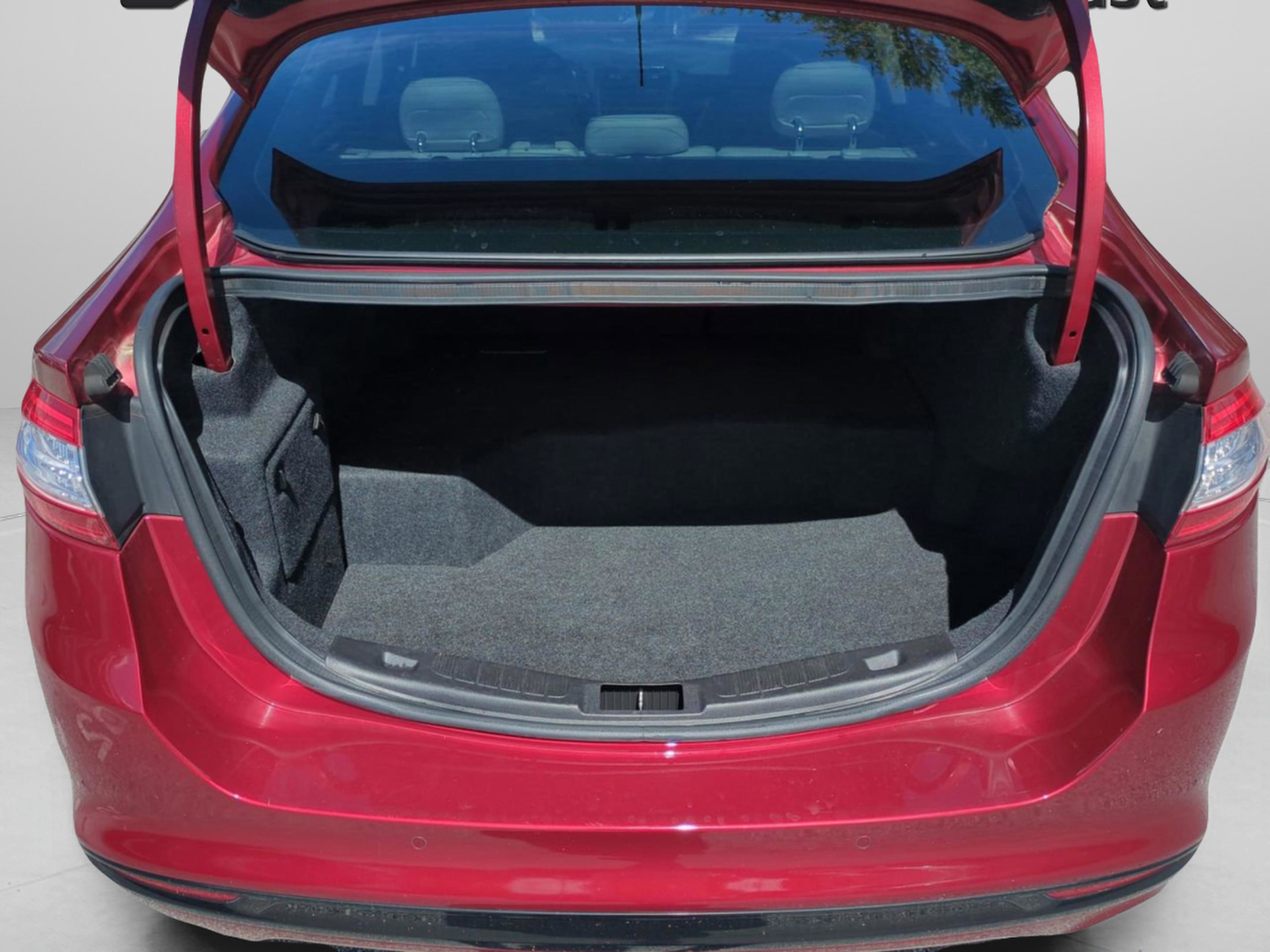 2016 Ford Fusion Titanium photo 14