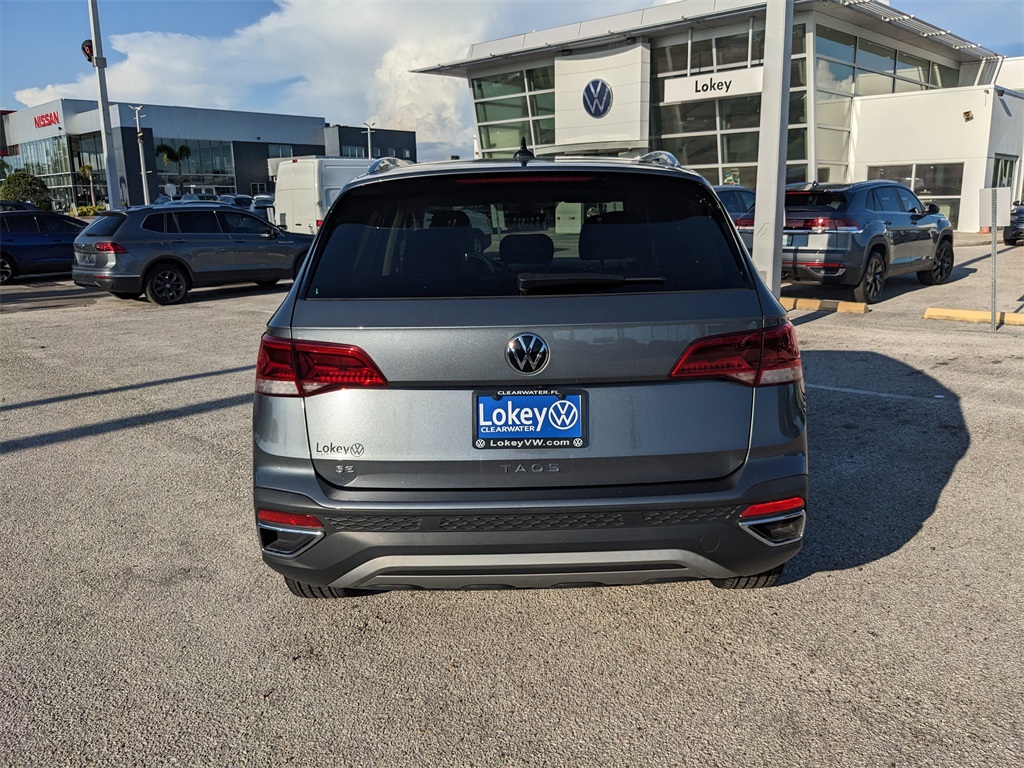 2024 Volkswagen Taos SE photo 6