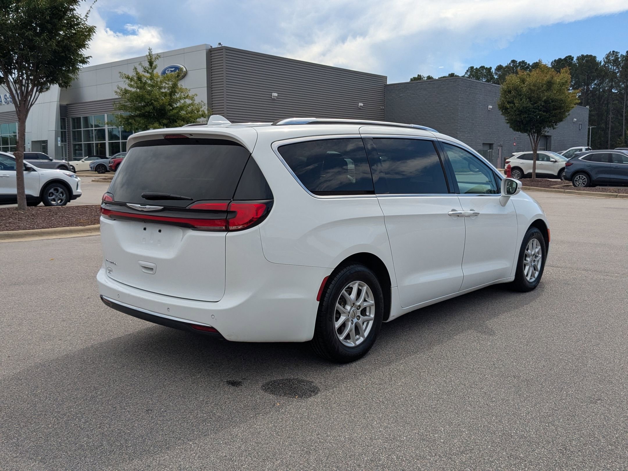 2021 Chrysler Pacifica Touring L photo 6