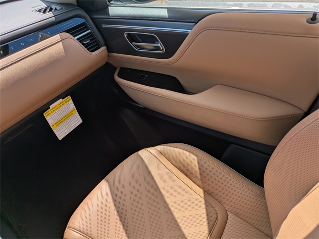 2026 Infiniti QX80 Luxe photo 17