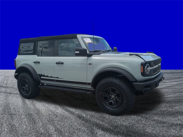2022 Ford Bronco Wildtrak photo 2