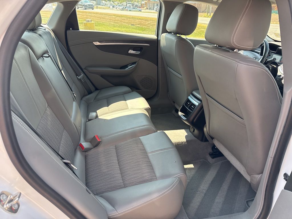 2016 Chevrolet Impala 2LT photo 14