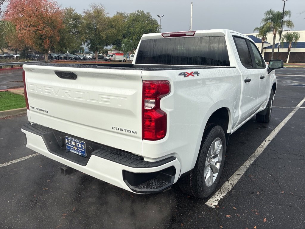2026 Chevrolet Silverado 1500 Custom photo 3