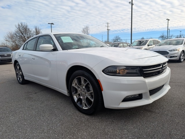 2015 Dodge Charger SE's photo