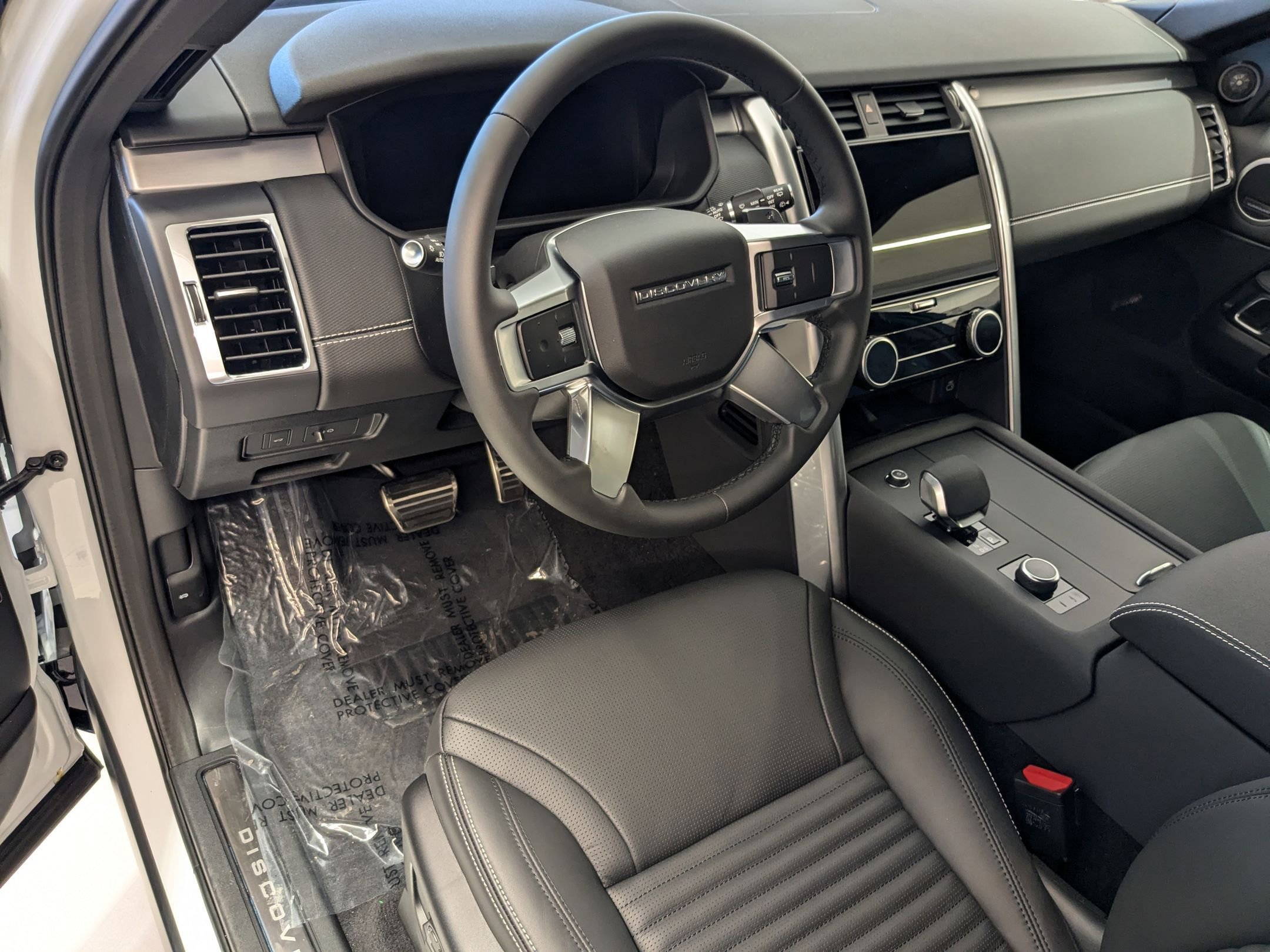 2025 Land Rover Discovery SE photo 3