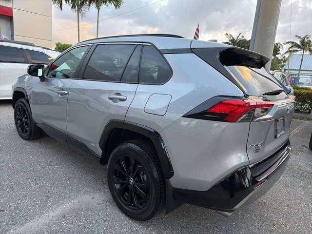 2024 Toyota RAV4 SE photo 6