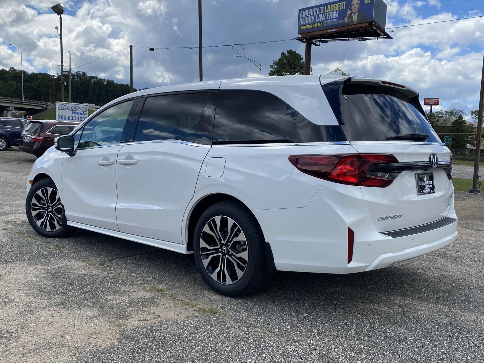 2026 Honda Odyssey Elite photo 2