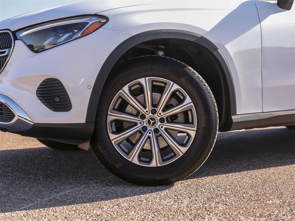 2023 Mercedes Benz GLC 300 photo 3