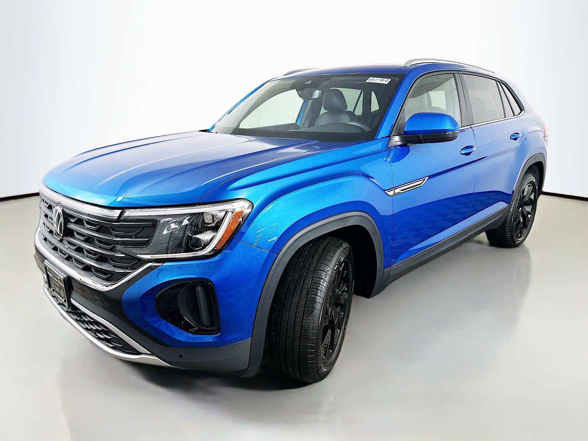 2025 Volkswagen Atlas Cross Sport SE Technology photo 3