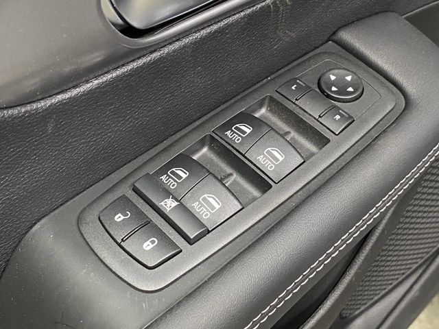 2025 Chrysler Pacifica photo 29