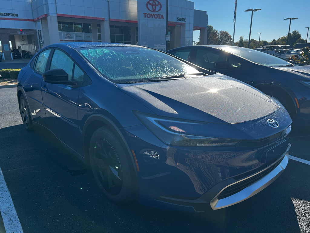 2026 Toyota Prius SE's photo