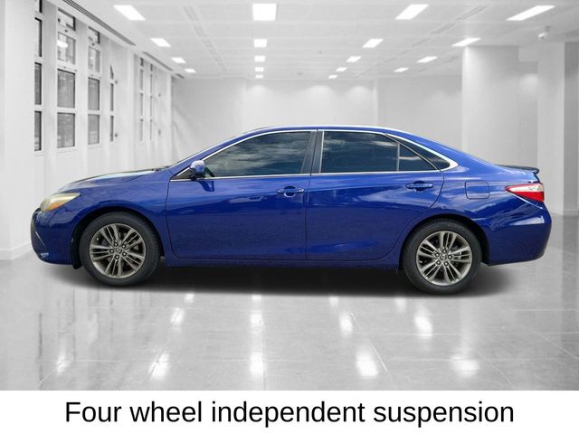 2016 Toyota Camry SE photo 5