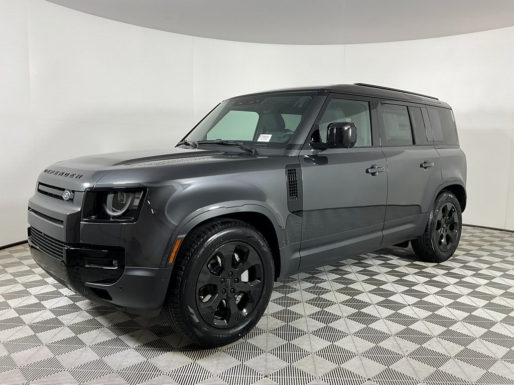 2026 Land Rover Defender S's photo