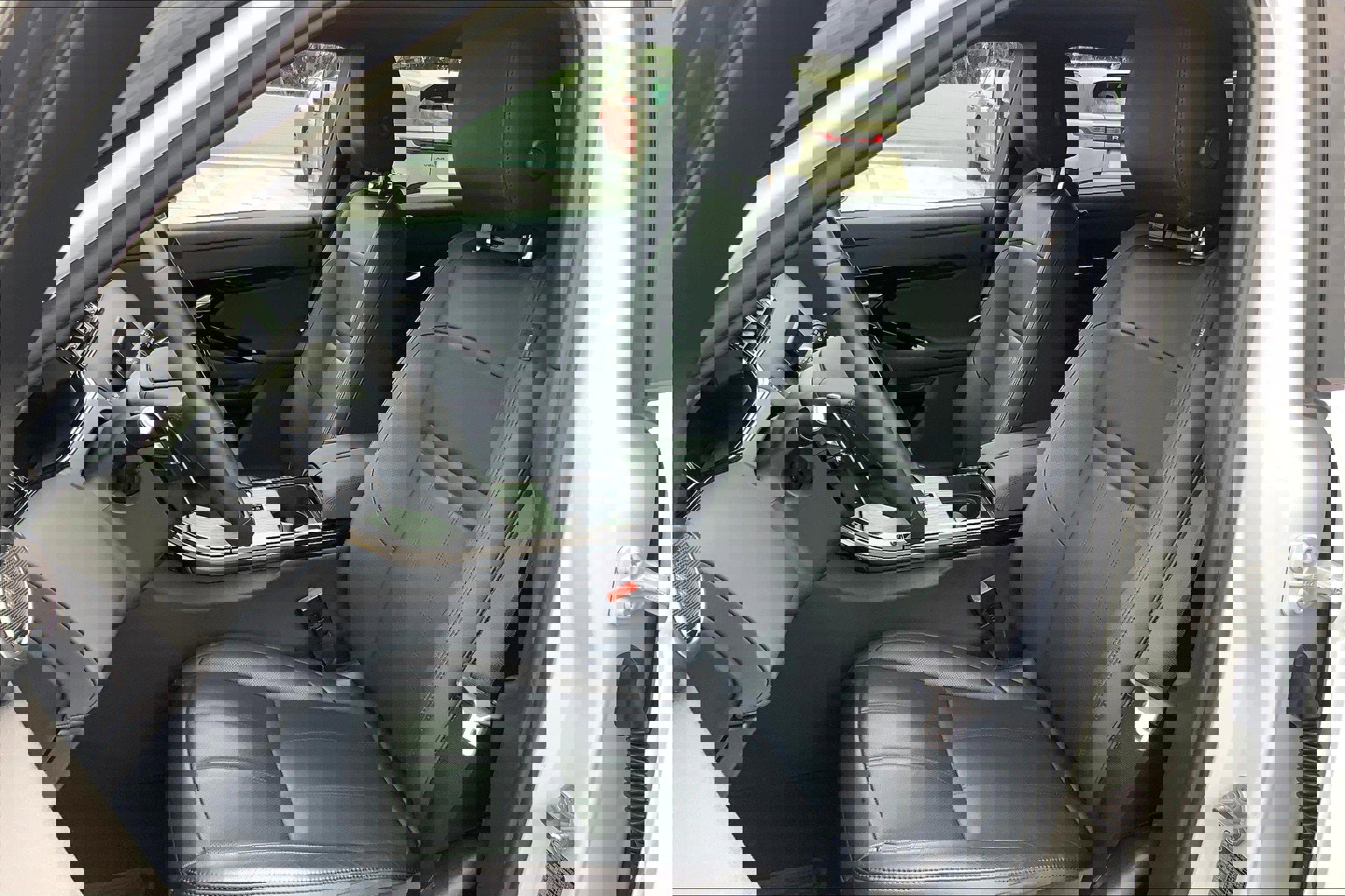 2024 Land Rover Range Rover Evoque Dynamic SE photo 18