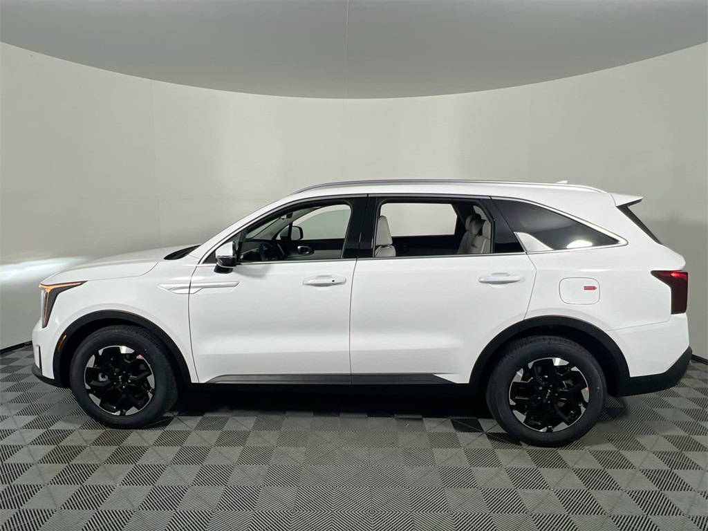2025 Kia Sorento S photo 5