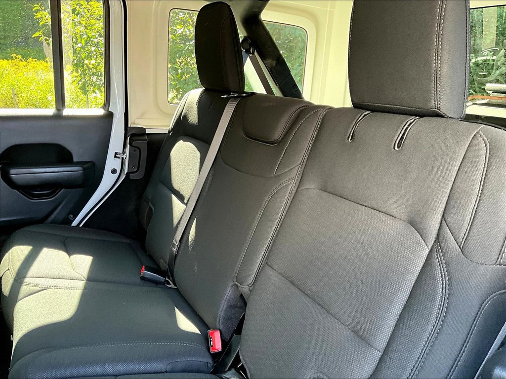 2021 Jeep Wrangler Unlimited Sport S photo 22