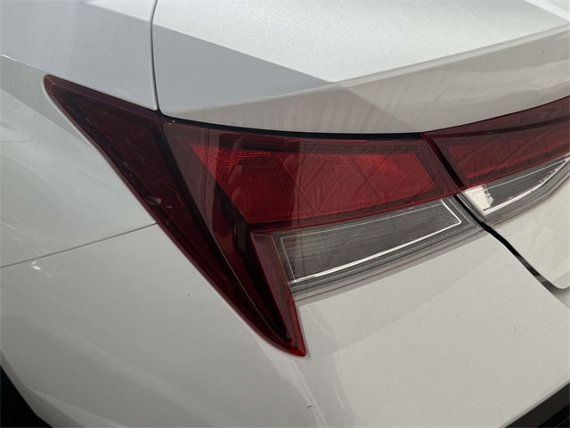 2025 Hyundai Elantra SE photo 11