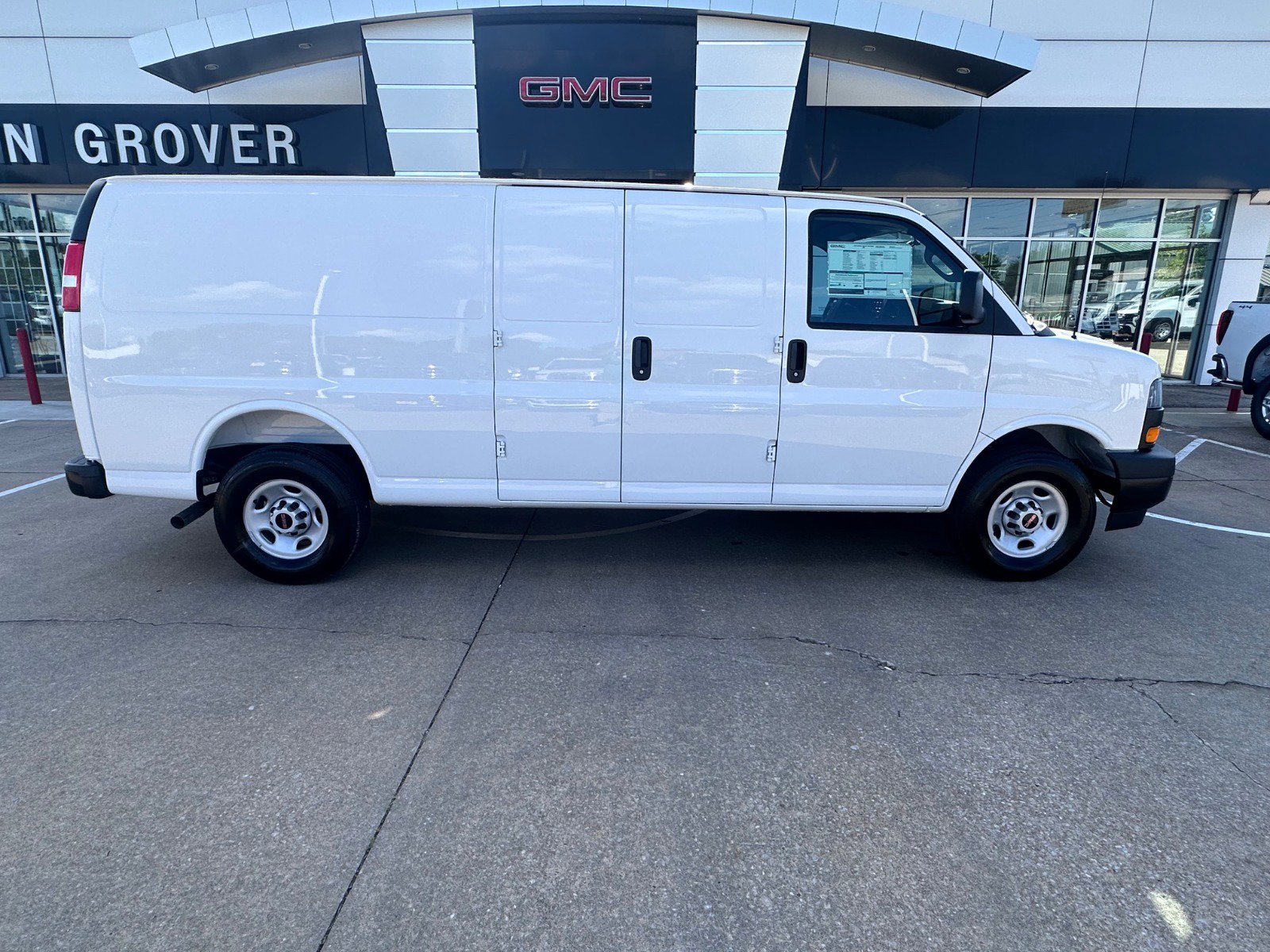 2025 Gmc Savana Cargo 2500 photo 11
