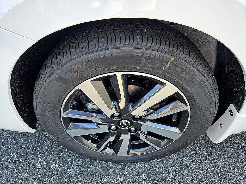 2025 Nissan Versa S photo 17